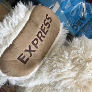 Fluffy express boots